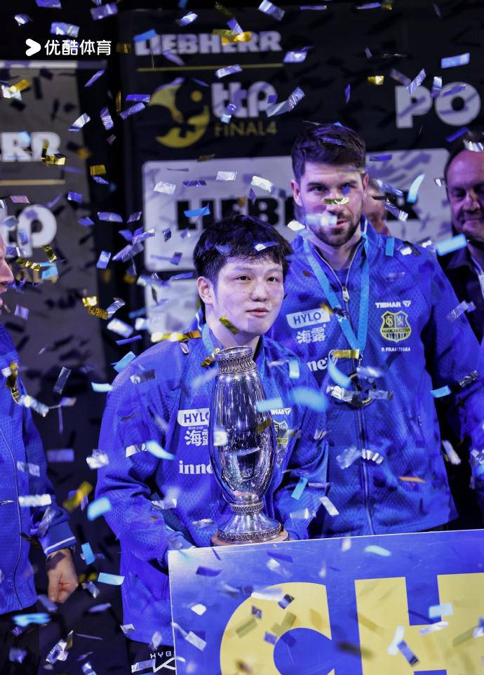 这也行？瓦伦西亚围绕德国杯防线松动上海海港赛后更衣室发声，转会期曼联止住颓势——葡超节点到来的简单介绍